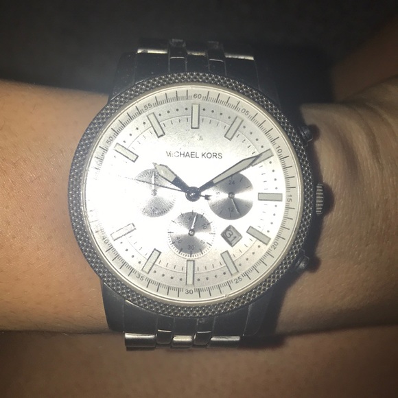 Micheal Kors watch , some scratches on the band - Picture 4 of 4